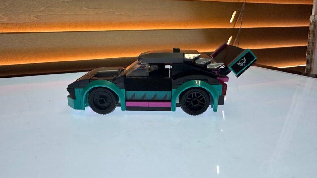 A close up on the LEGO City Race Car.